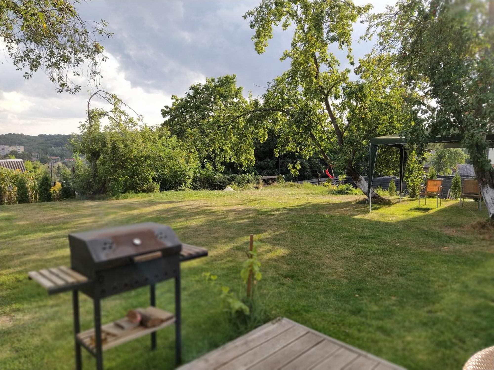 Hillside View House With Garden, Private Parking, Quiet Location - 12 Min To Old Town Anytime, Long Stays Welcome ヴィリニュス エクステリア 写真